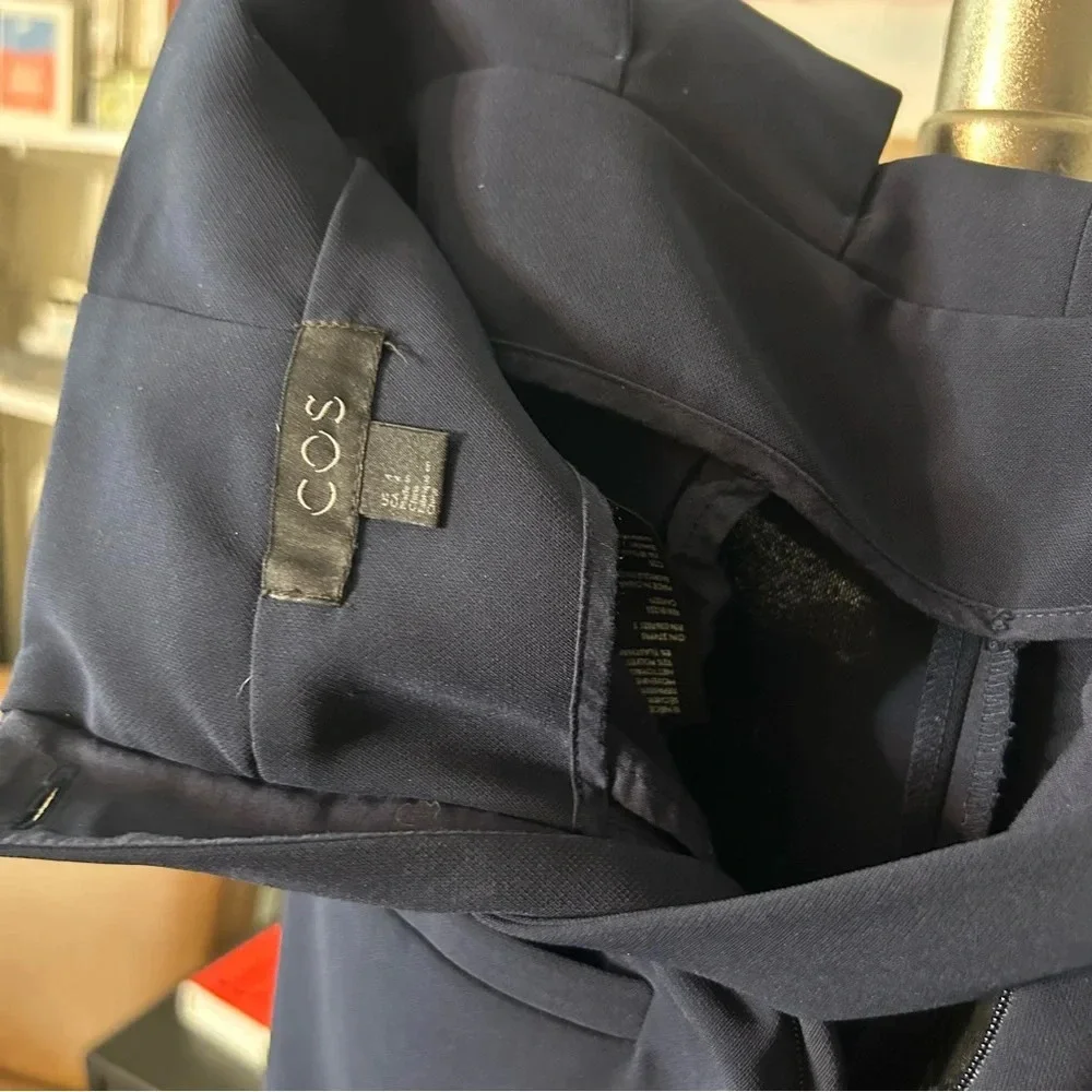 COS Ultra High Rise Belted Paper Crop Pants‎ - Picture 5 of 8